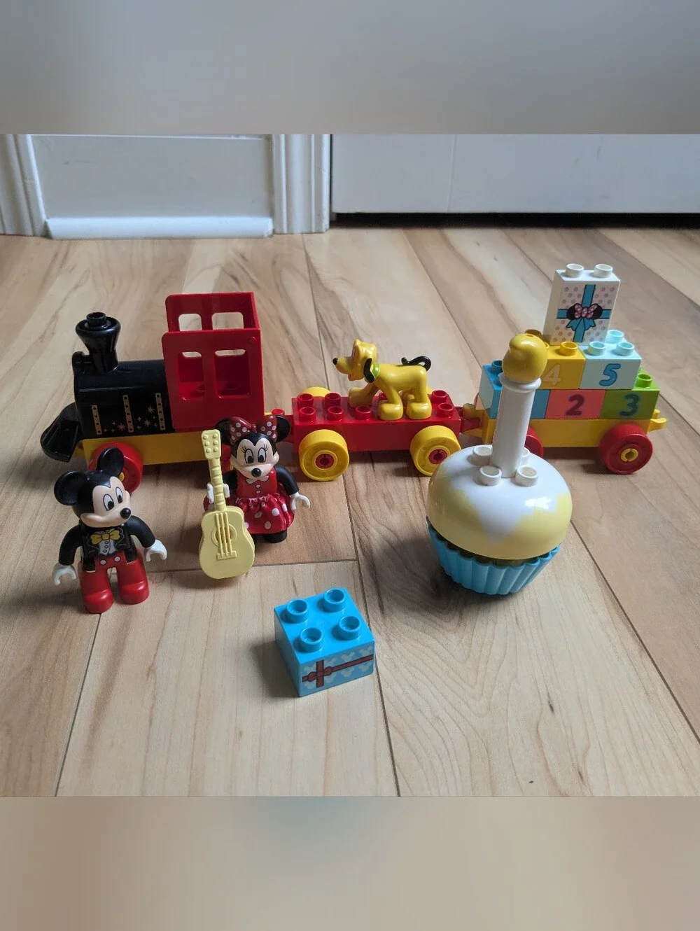 Lego Duplo Disney Minnie & Mickey Birthday Train Toy 10941 Mostly Complete